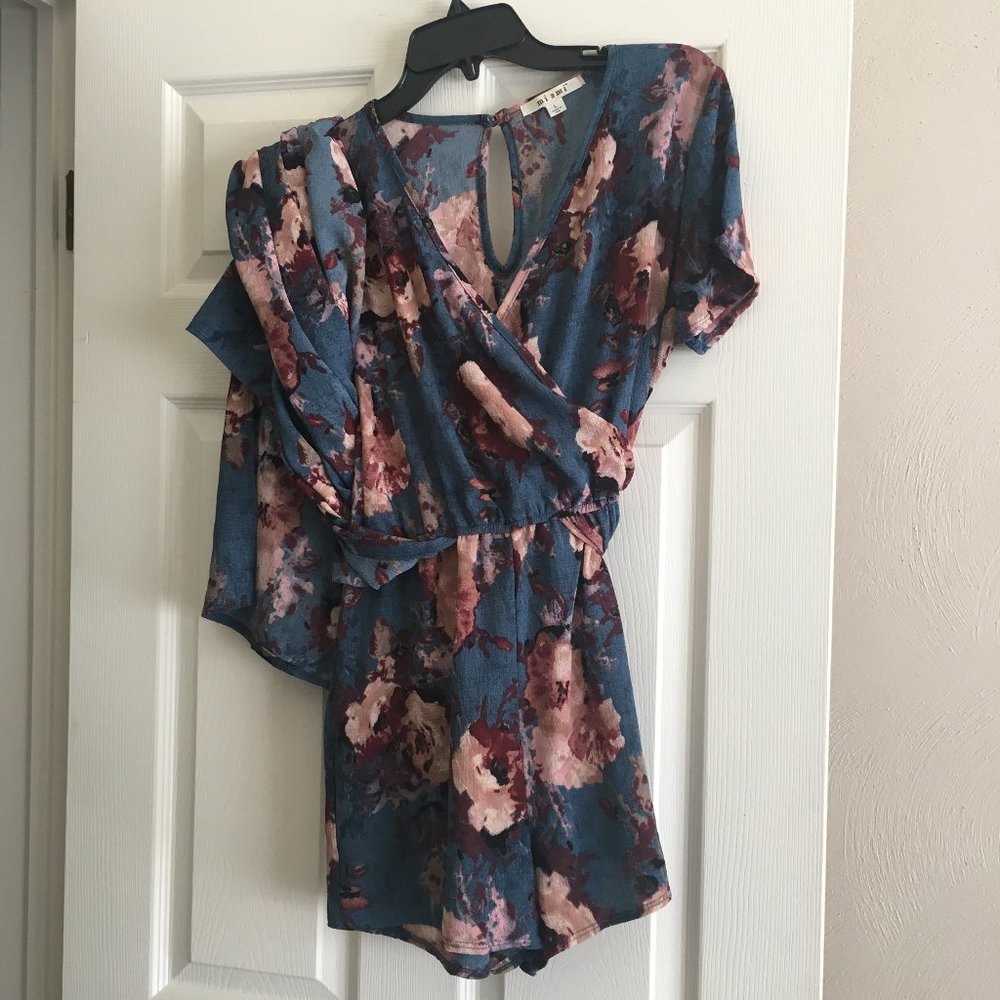 Romper with an attached overskirt - Picture 7 of 10